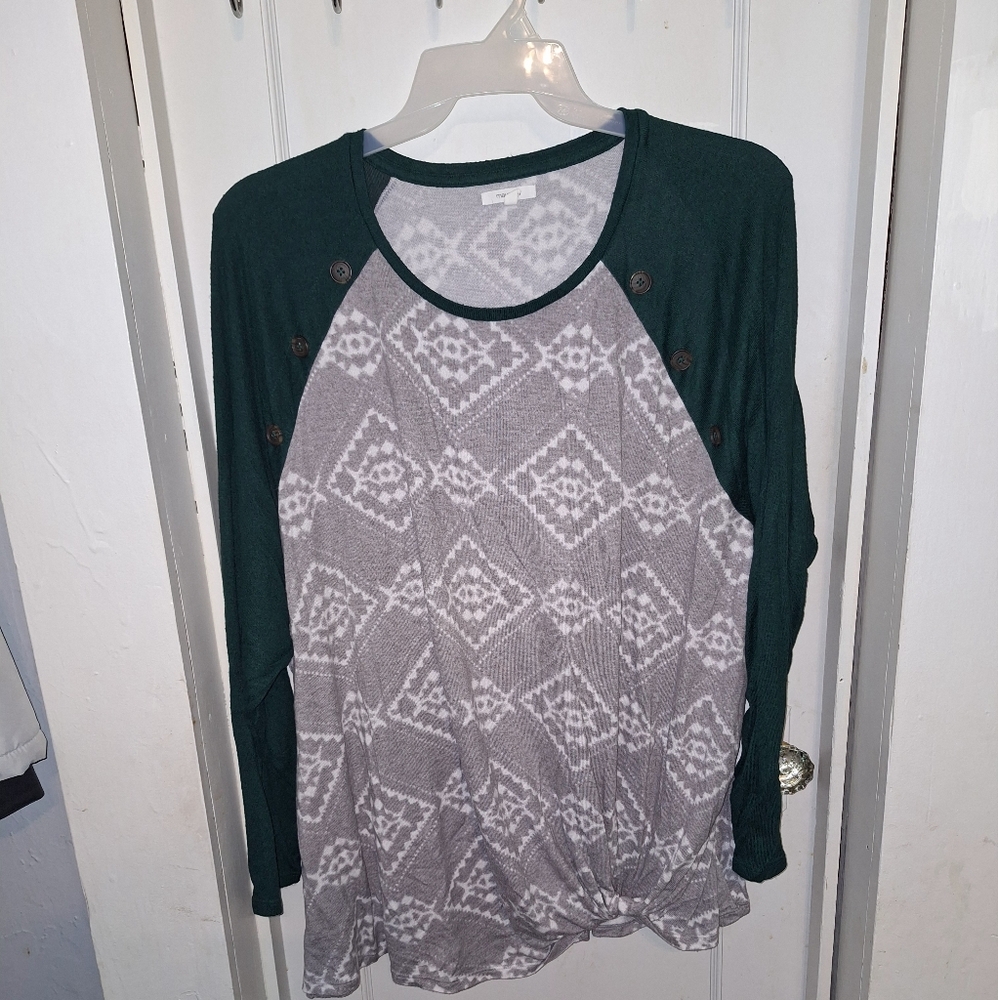 Maurices sweater